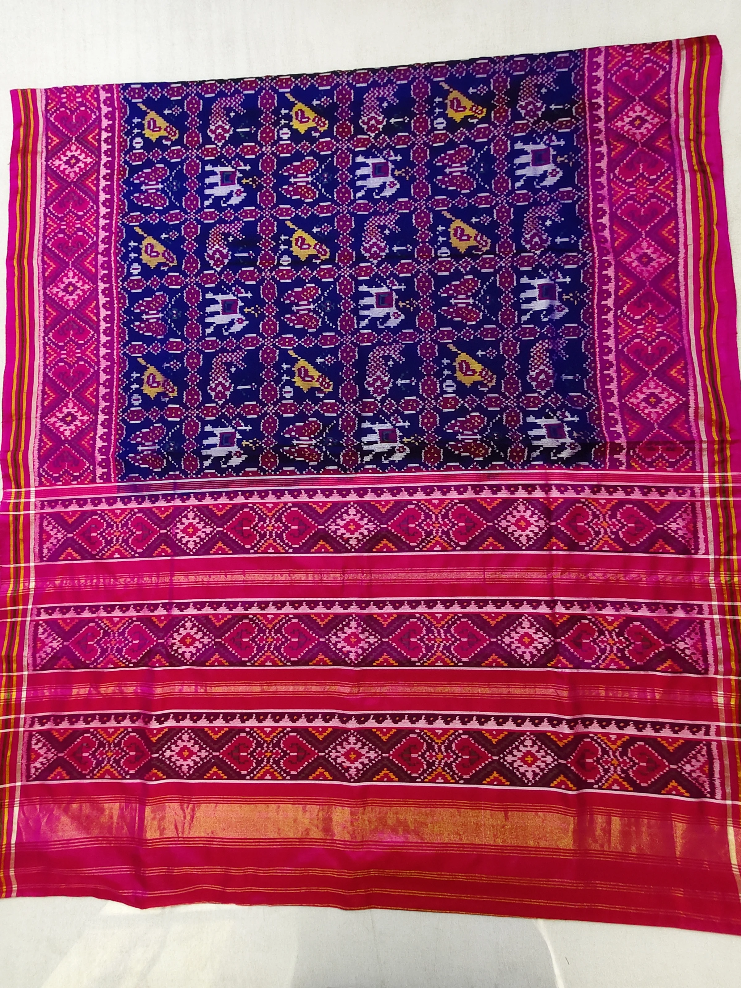 Pink Selari Border Blue Thambhali Animal Motifs Single Ikat Patola Saree with Blouse Piece (8 Ply Silk)