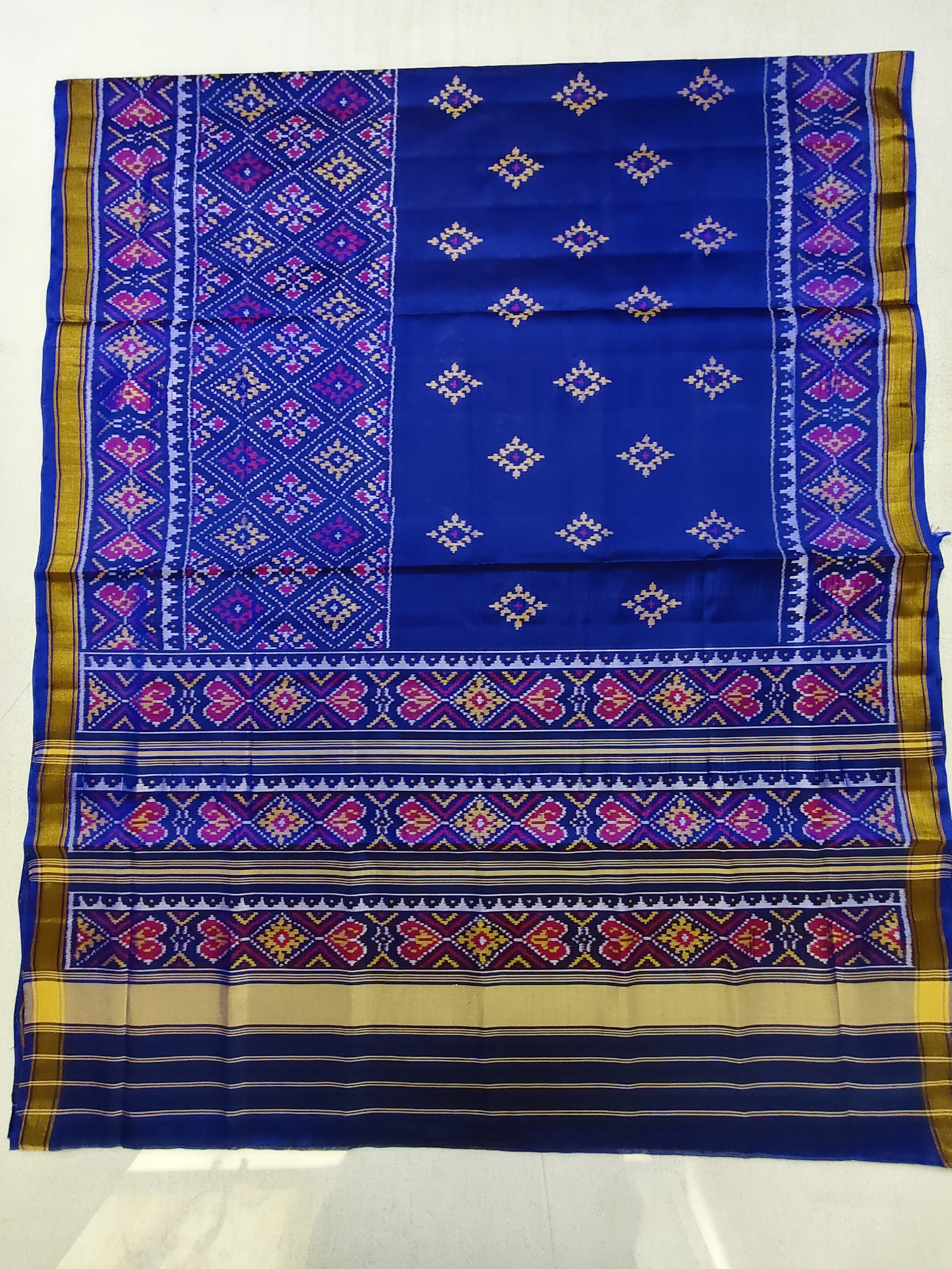 Blue Selari Border Skirt Chandabhat with Chutta Chanda Motifs Single Ikat Patola Saree with Blouse Piece (6 Ply Silk)