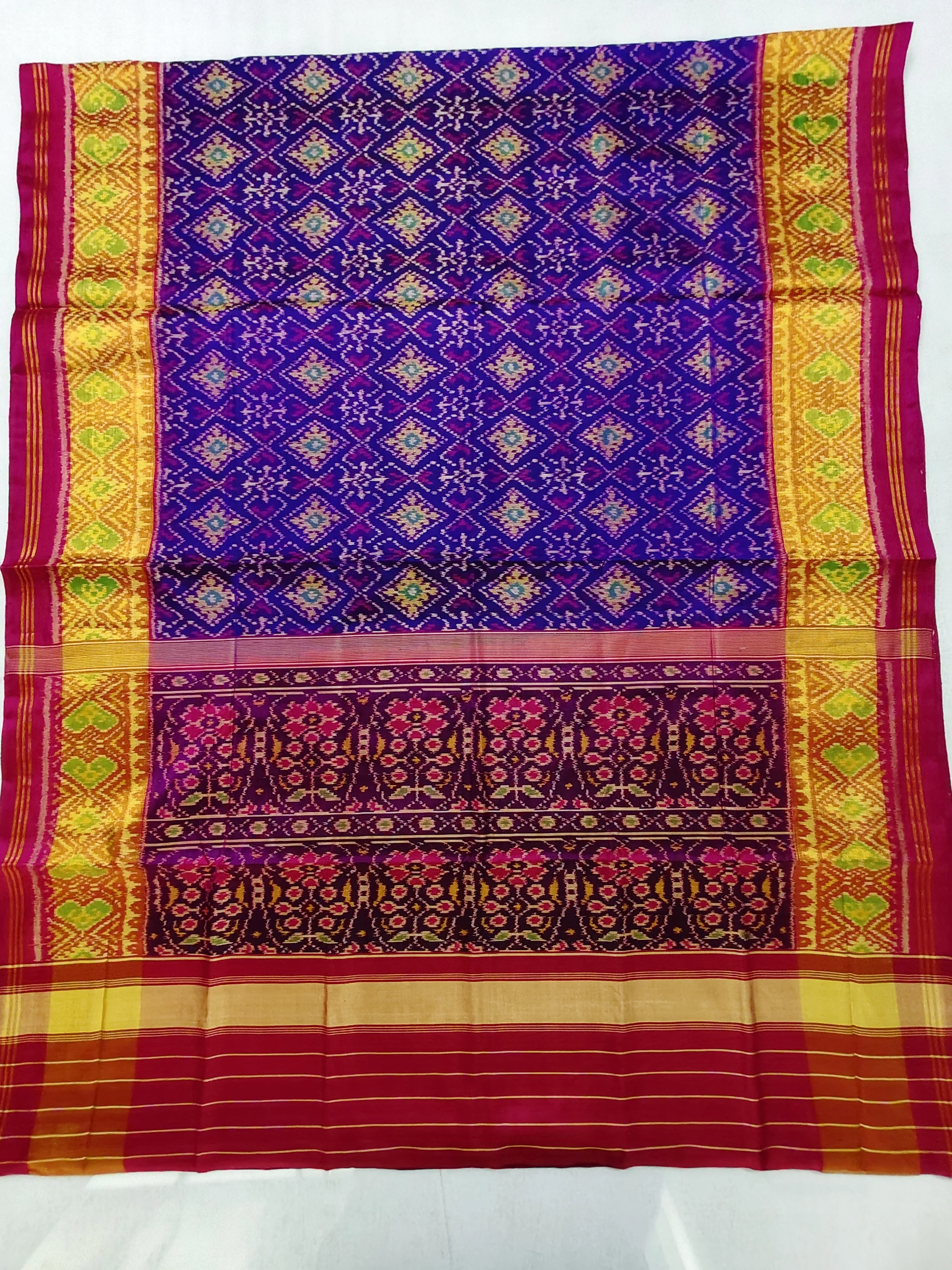 Red and Jamli Selari Border Chandabhat Motifs Single Ikat Patola Saree 6 Ply Silk