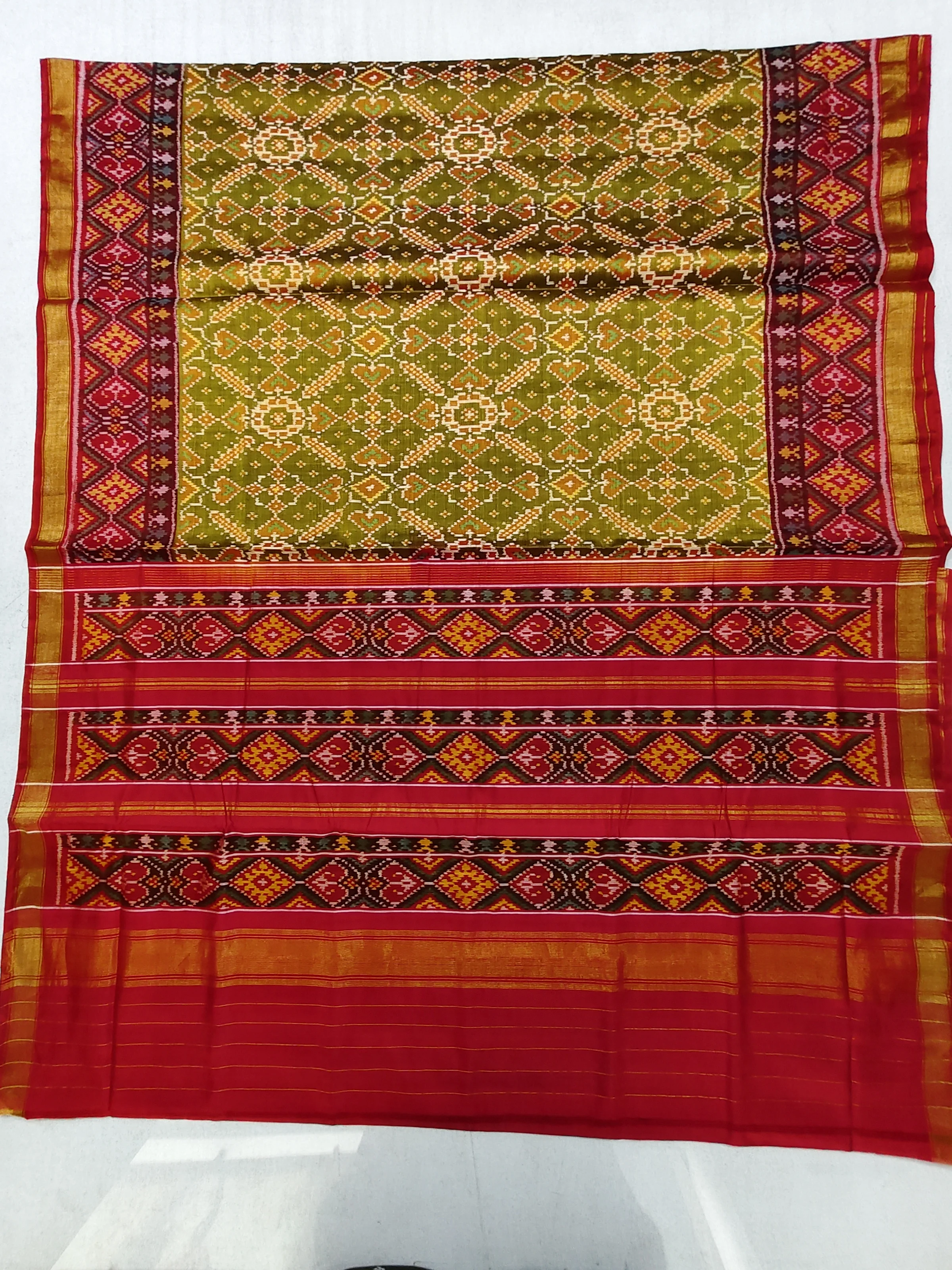 Red Selari Border Mustard Manekchowk Motifs Single Ikat Patola Saree 6 Ply Silk
