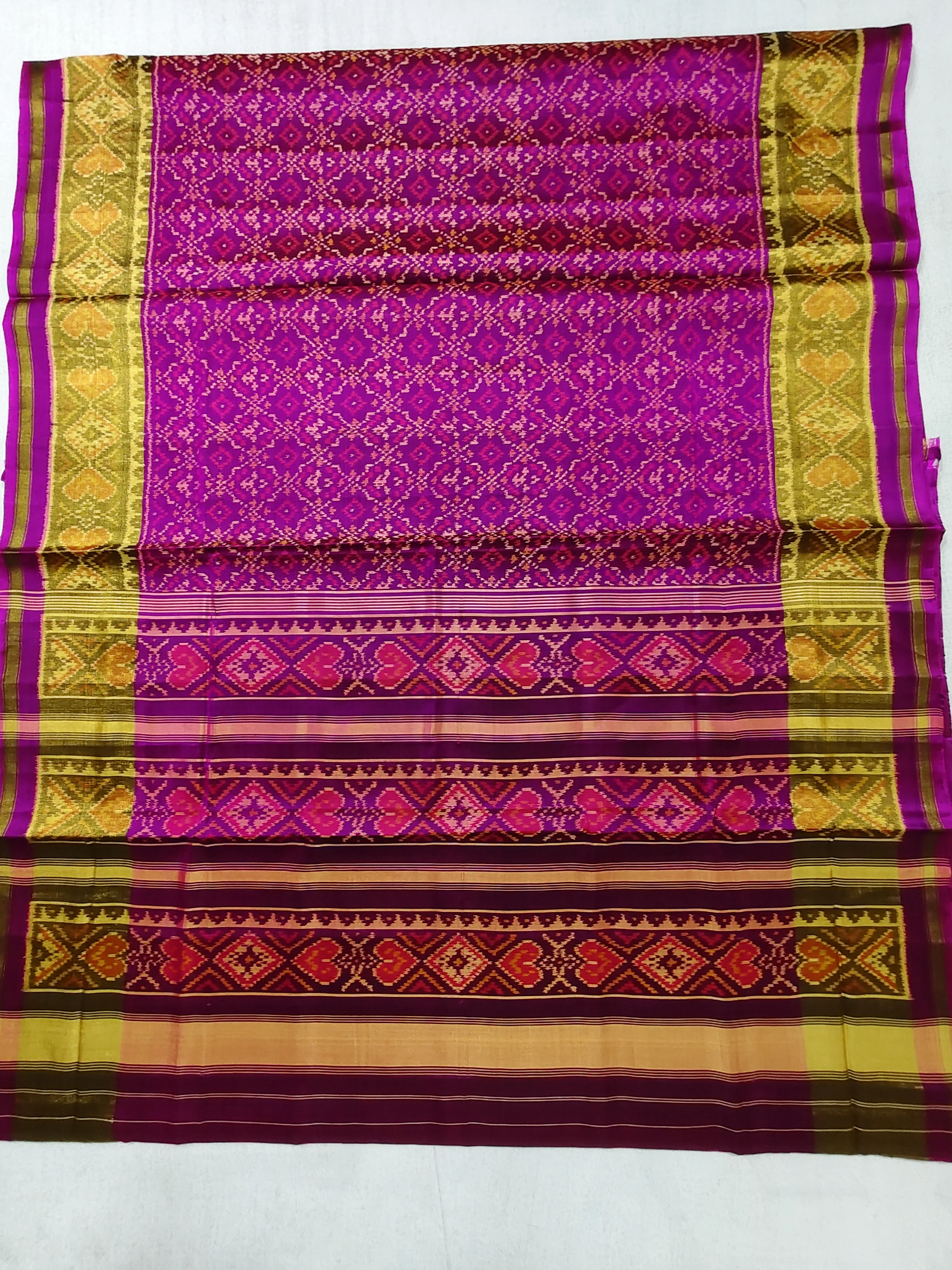 Purple Selari Border Buttonful Bhat Motifs Single Ikat Patola Saree with Blouse Piece (6 Ply Silk)