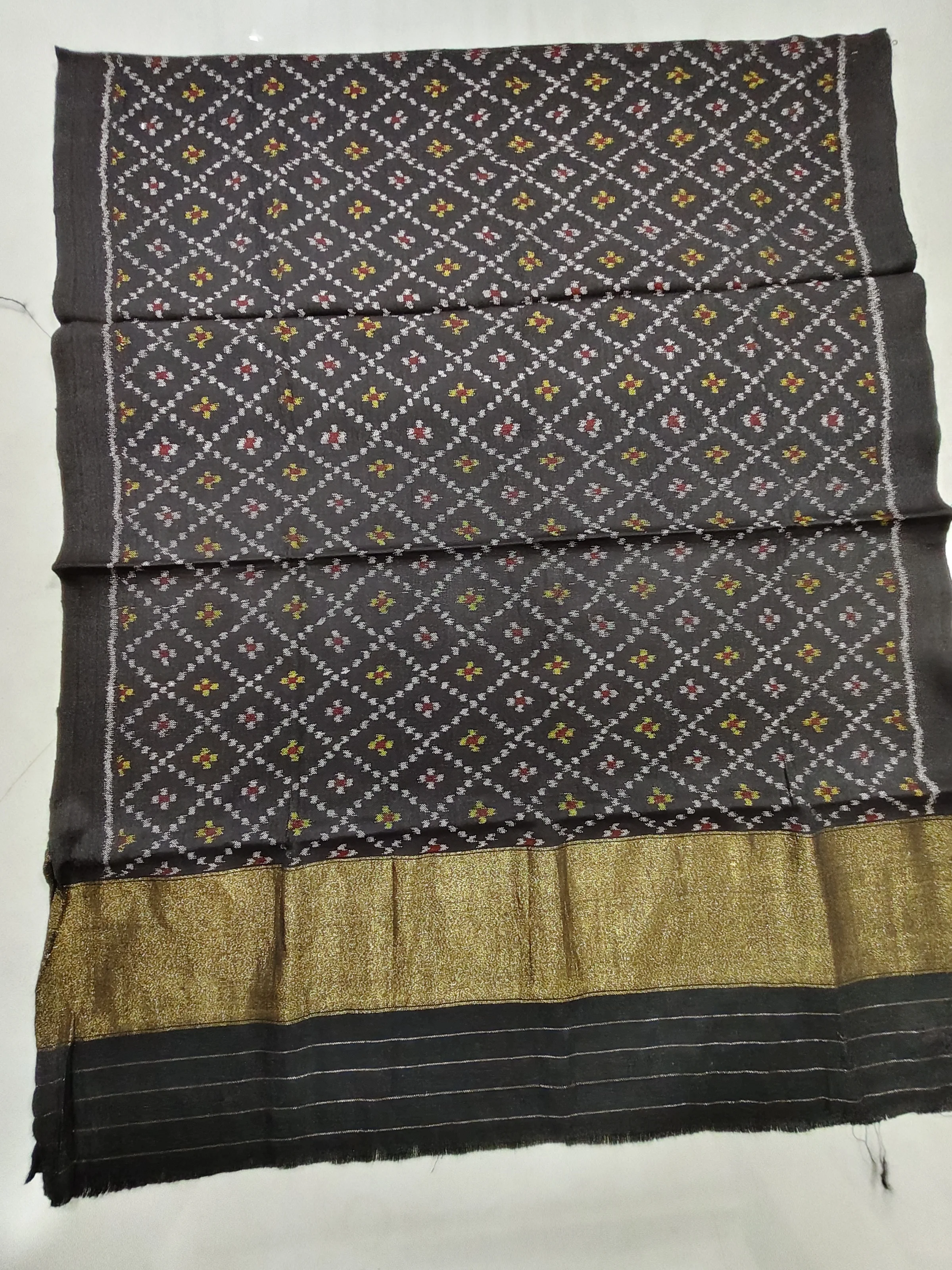 Black Woollen Shawl with Butti Motifs – 2.25 Meter Length