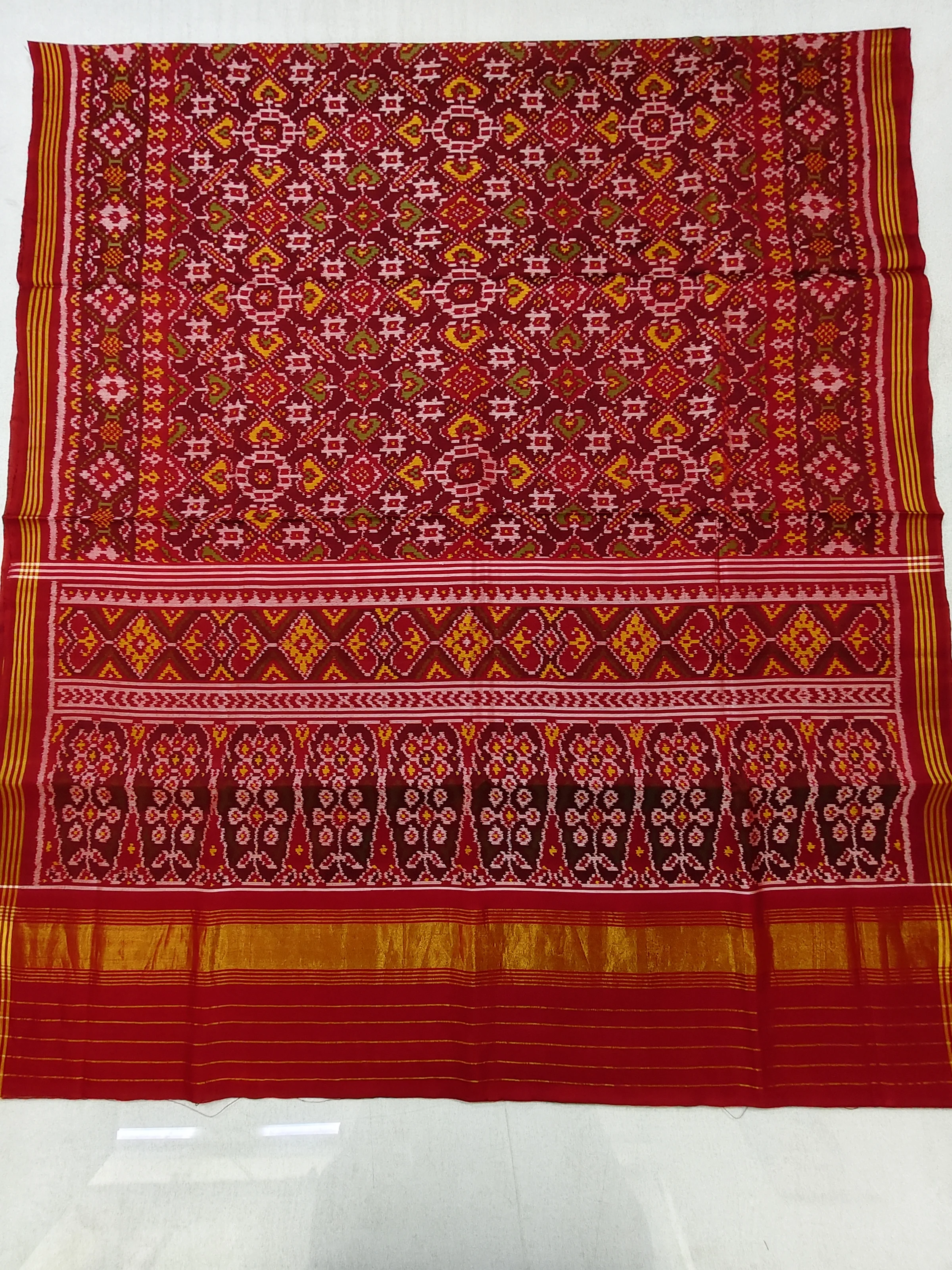 Brown Voragaji Manekchowk Motifs Red Ratanchowk Border Single Ikat Patola Saree with Blouse Piece (8 Ply Silk)