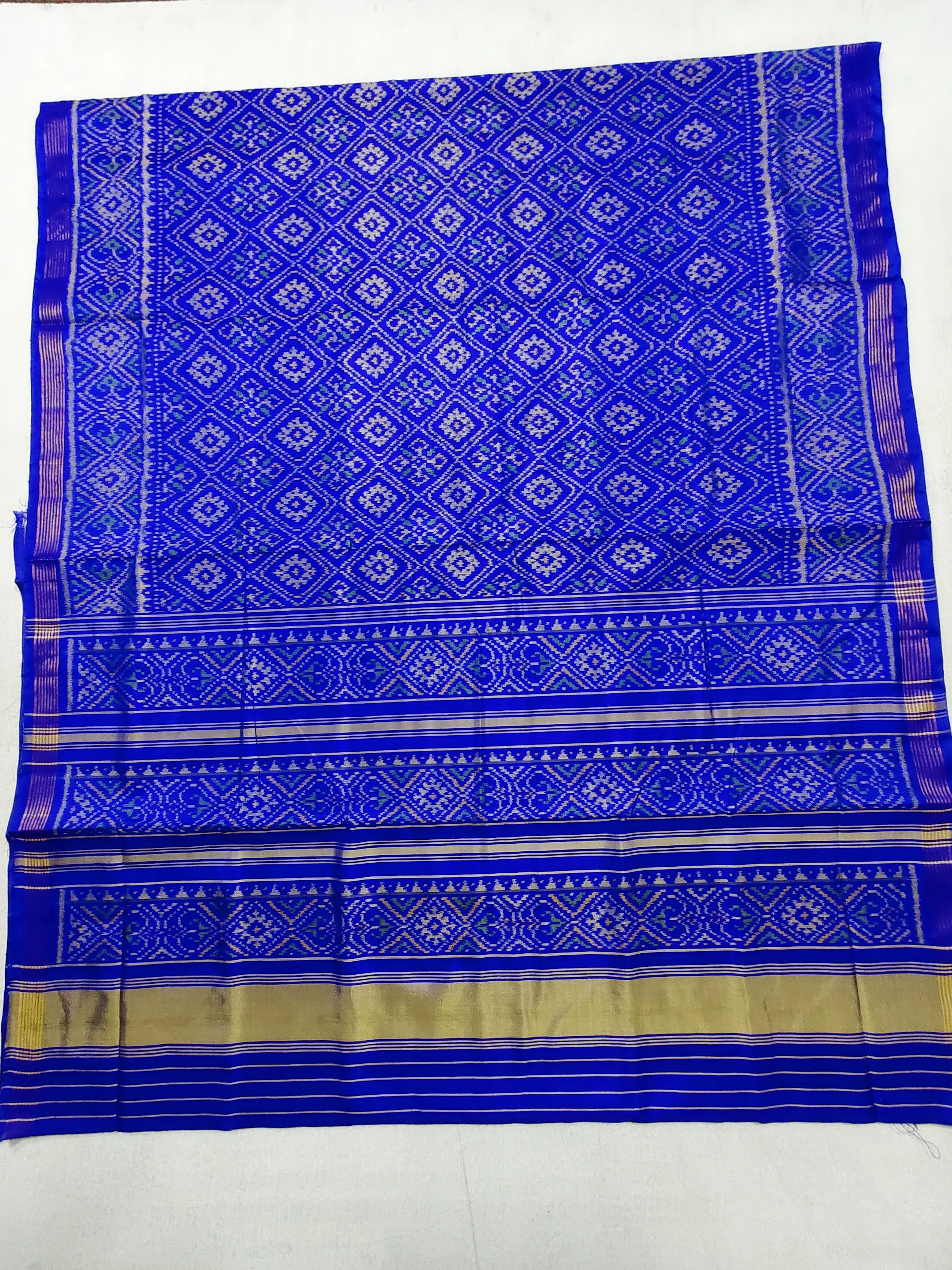 Royal Blue Selari Border Manekchowk Motifs Single Ikat Patola Saree 6 Ply Silk