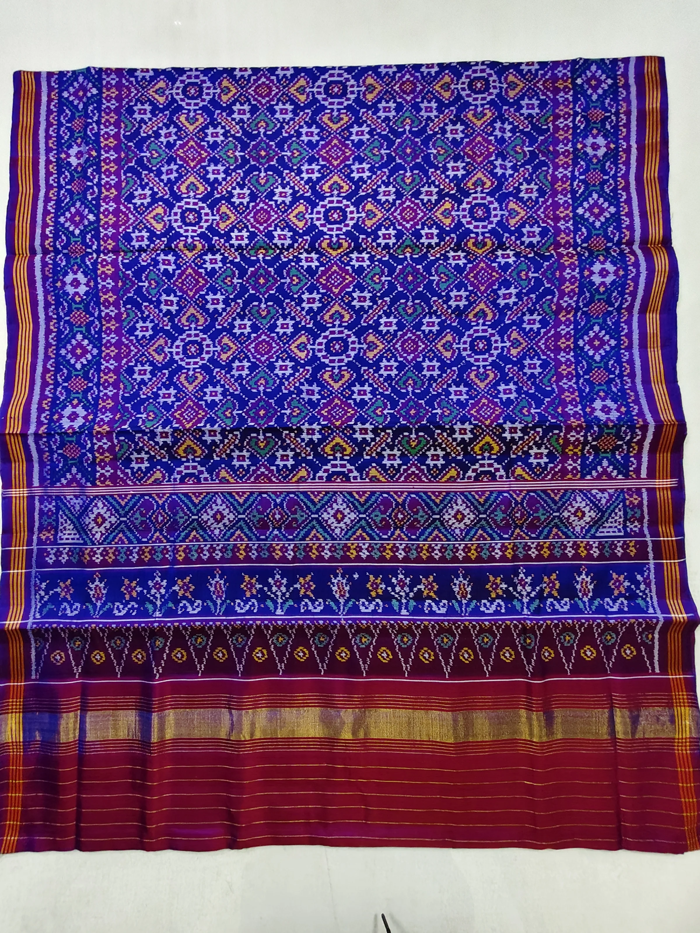 Blue Selari Border Voragaji Motifs Single Ikat Patola Saree
