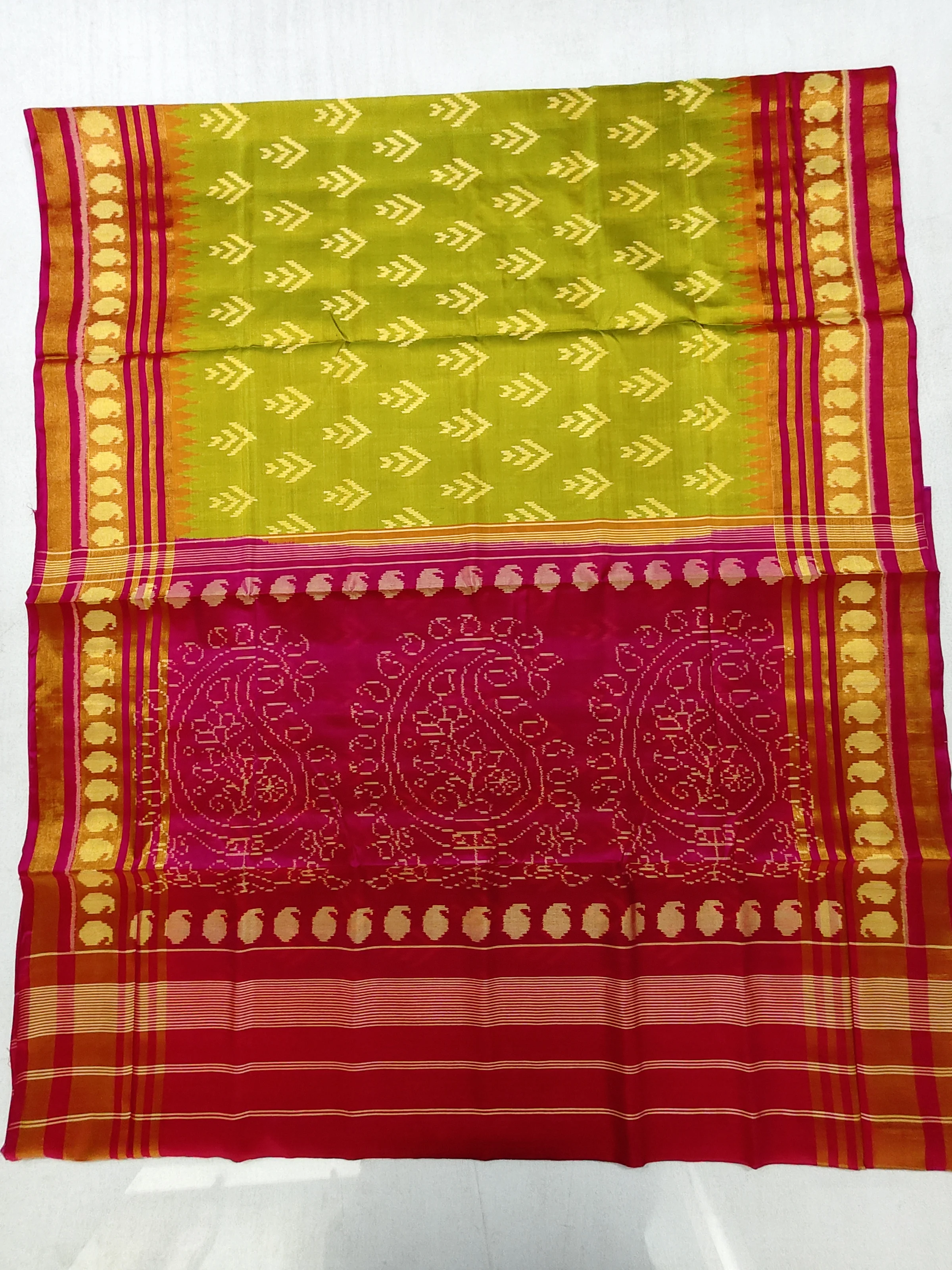 Pista Jad Single Ikat Patola Saree with Keri Border and Pallu 6 Ply Silk