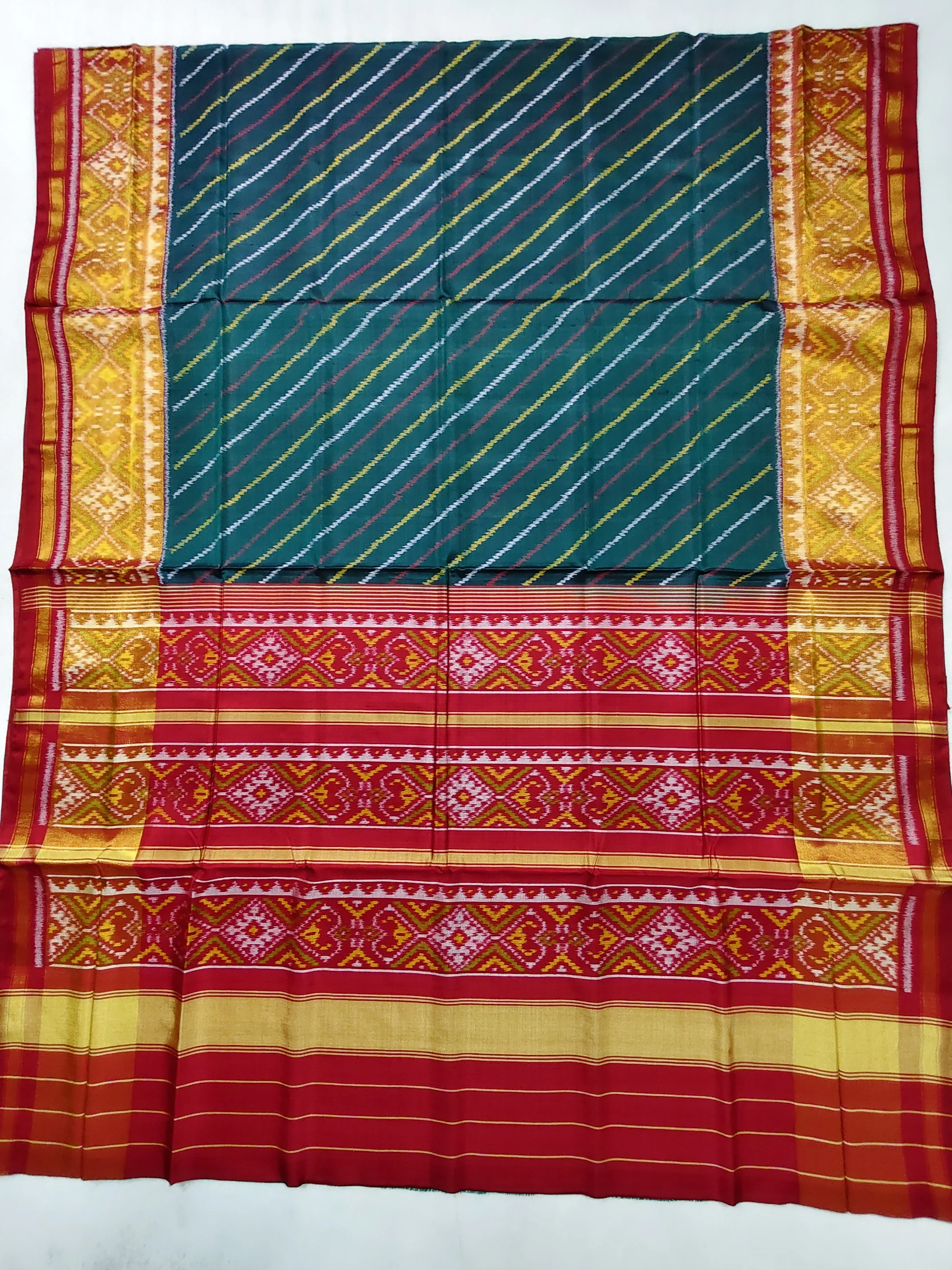 Red Selari Border Dark Morpich Lehariya Motifs Single Ikat Patola Saree with Blouse Piece (6 Ply Silk)