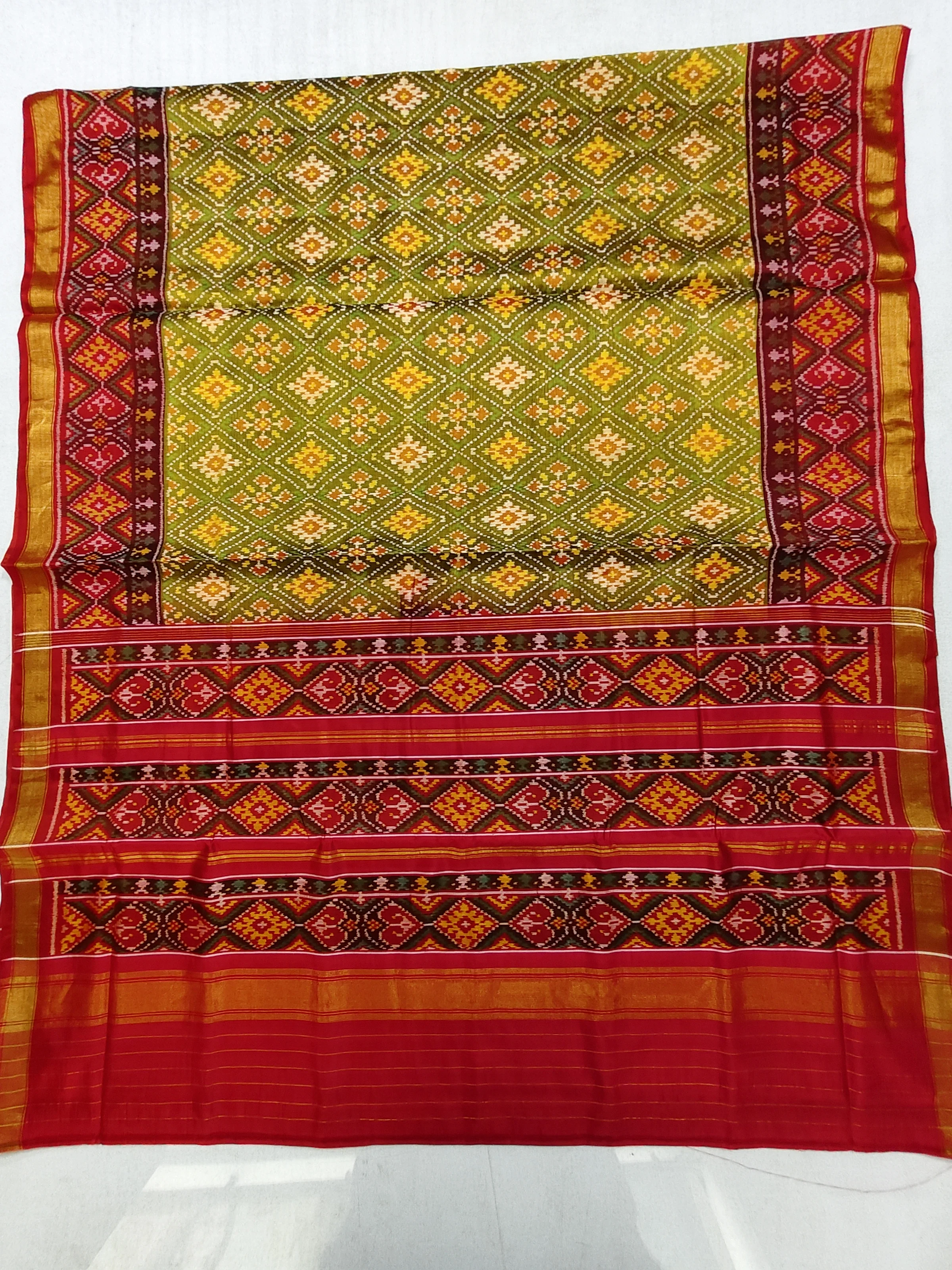 Red Selari Border Mustard Chandabhat Motifs Single Ikat Patola Saree 6 Ply Silk