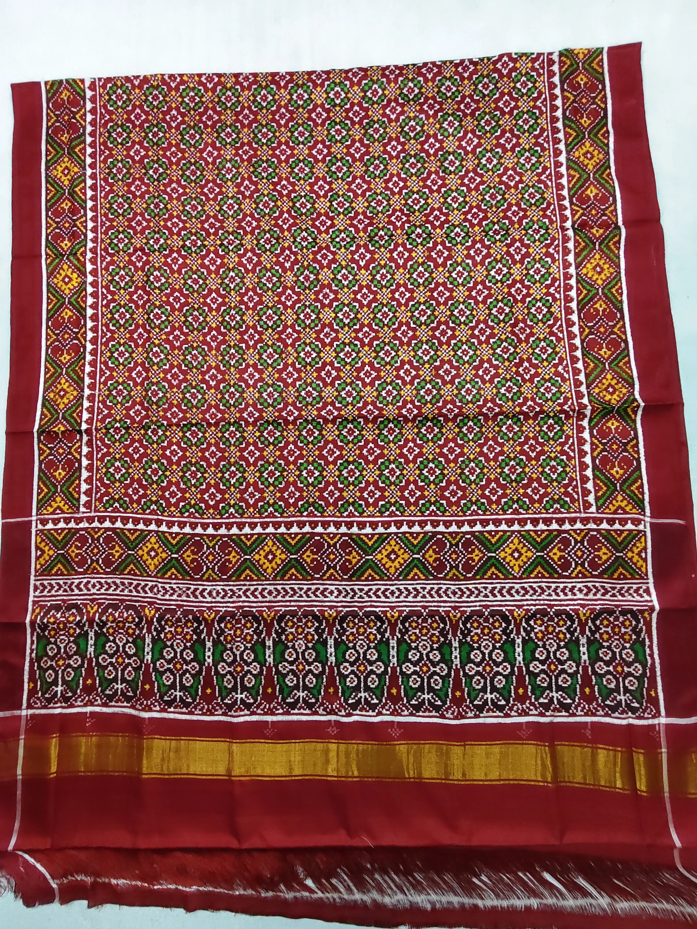 Red Selari Border Buttonfulbhat Motifs Double Ikat Patola Saree 8 Ply Silk