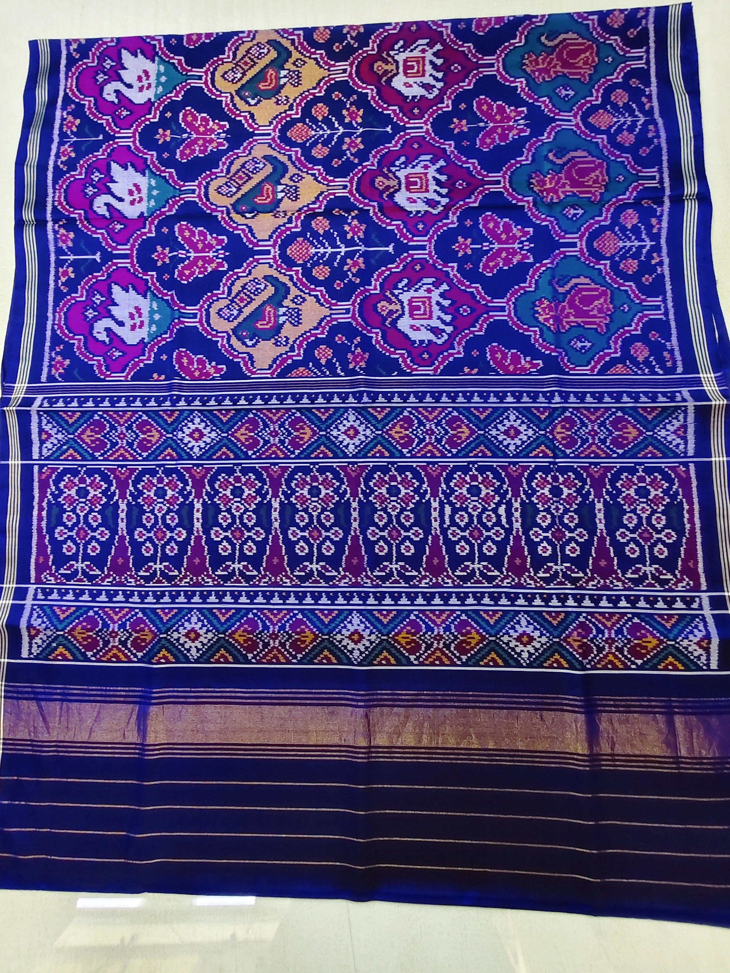 Blue Selari Border Tulsi Pallu Multi Animal Motifs Single Ikat Patola Saree with Blouse Piece (8 Ply Silk)