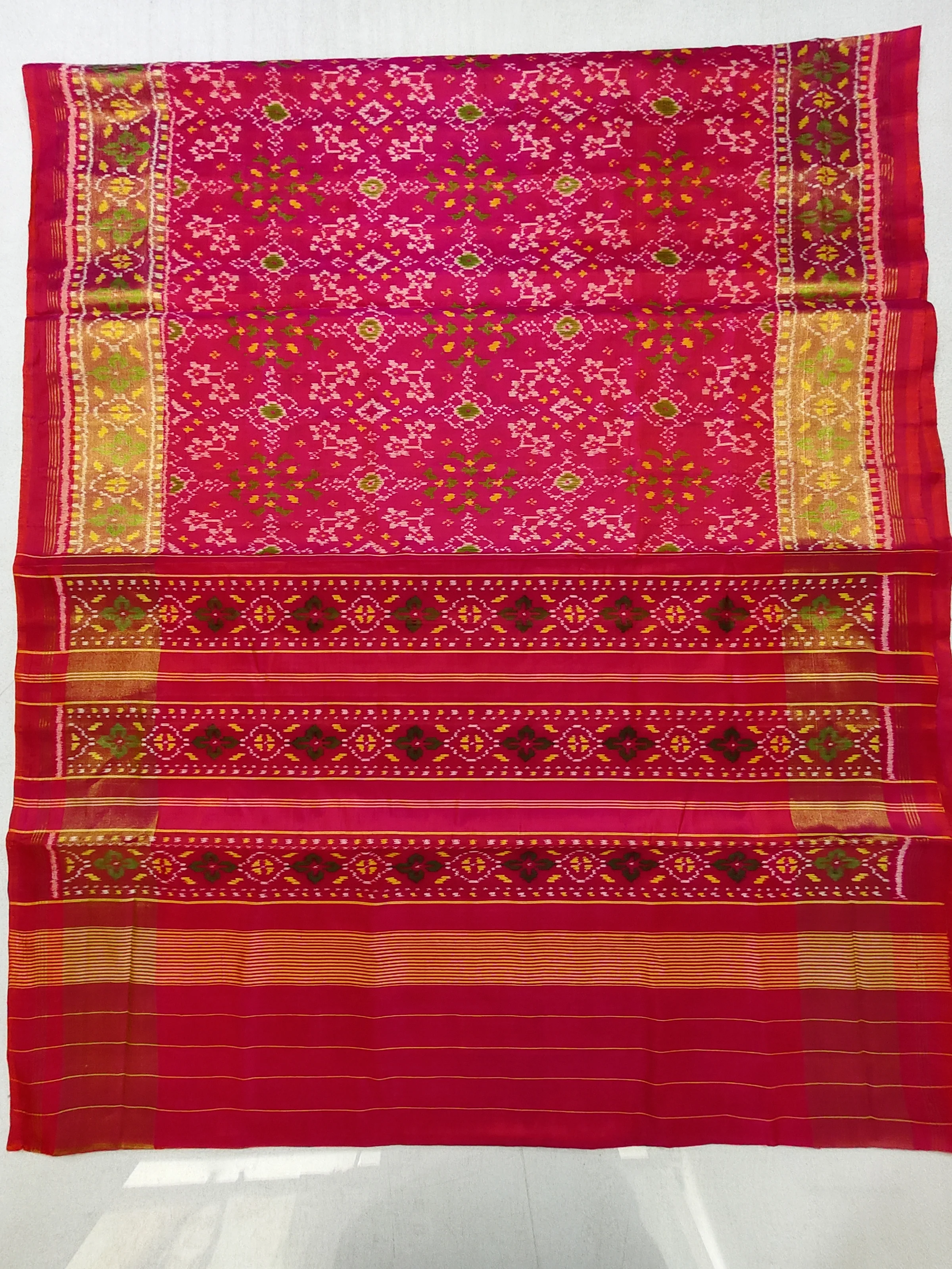 Peach Fancy Border Navratan Motifs Single Ikat Patola Saree with Blouse Piece (6 Ply Silk)