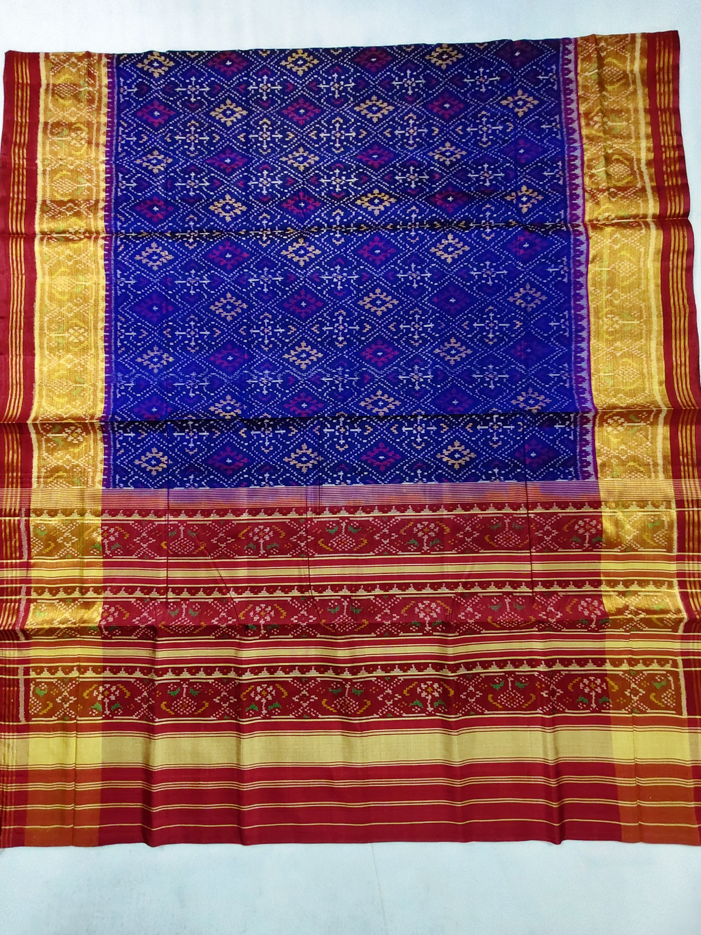 Red Ghughra Border Blue Chandabhat Motifs Single Ikat Patola Saree with Blouse Piece (6 Ply Silk)