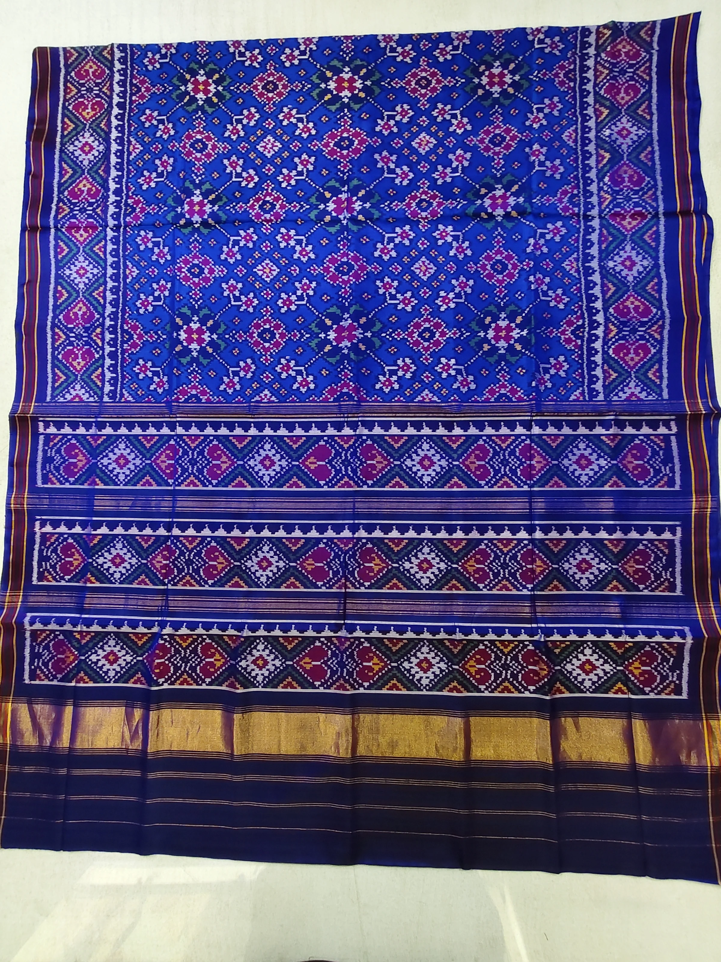 Blue Selari Border Pallu Navratan Motifs Single Ikat Patola Saree with Blouse Piece (8 Ply Silk)