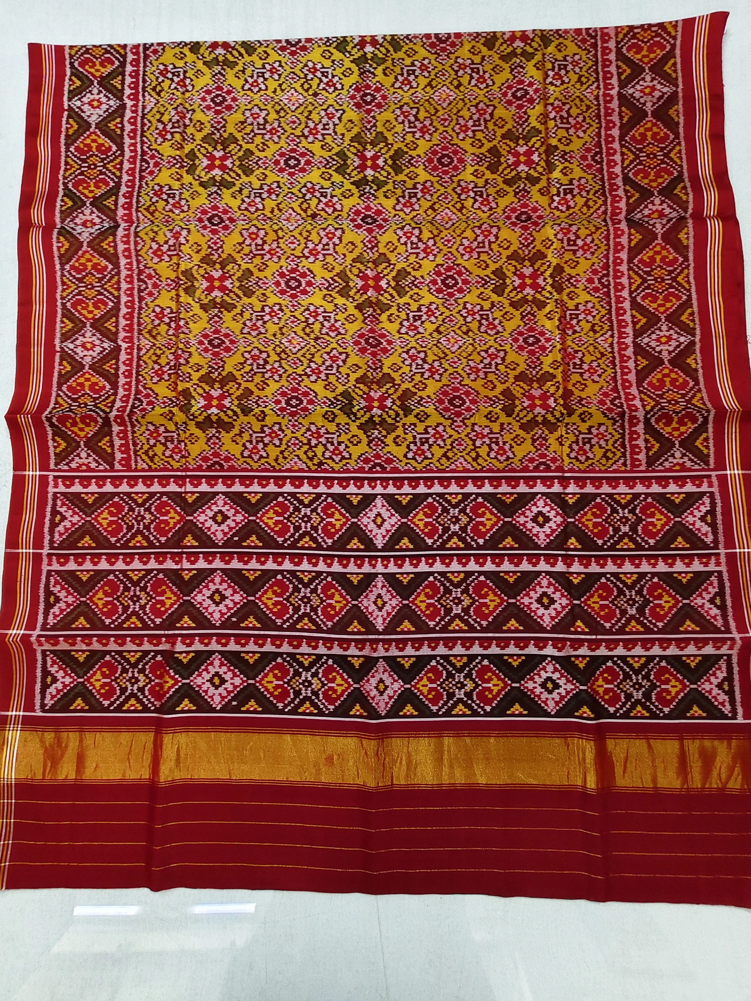 Red Selari Border Mustard Navratan Motifs Single Ikat Patola Saree with Blouse Piece (8 Ply Silk)