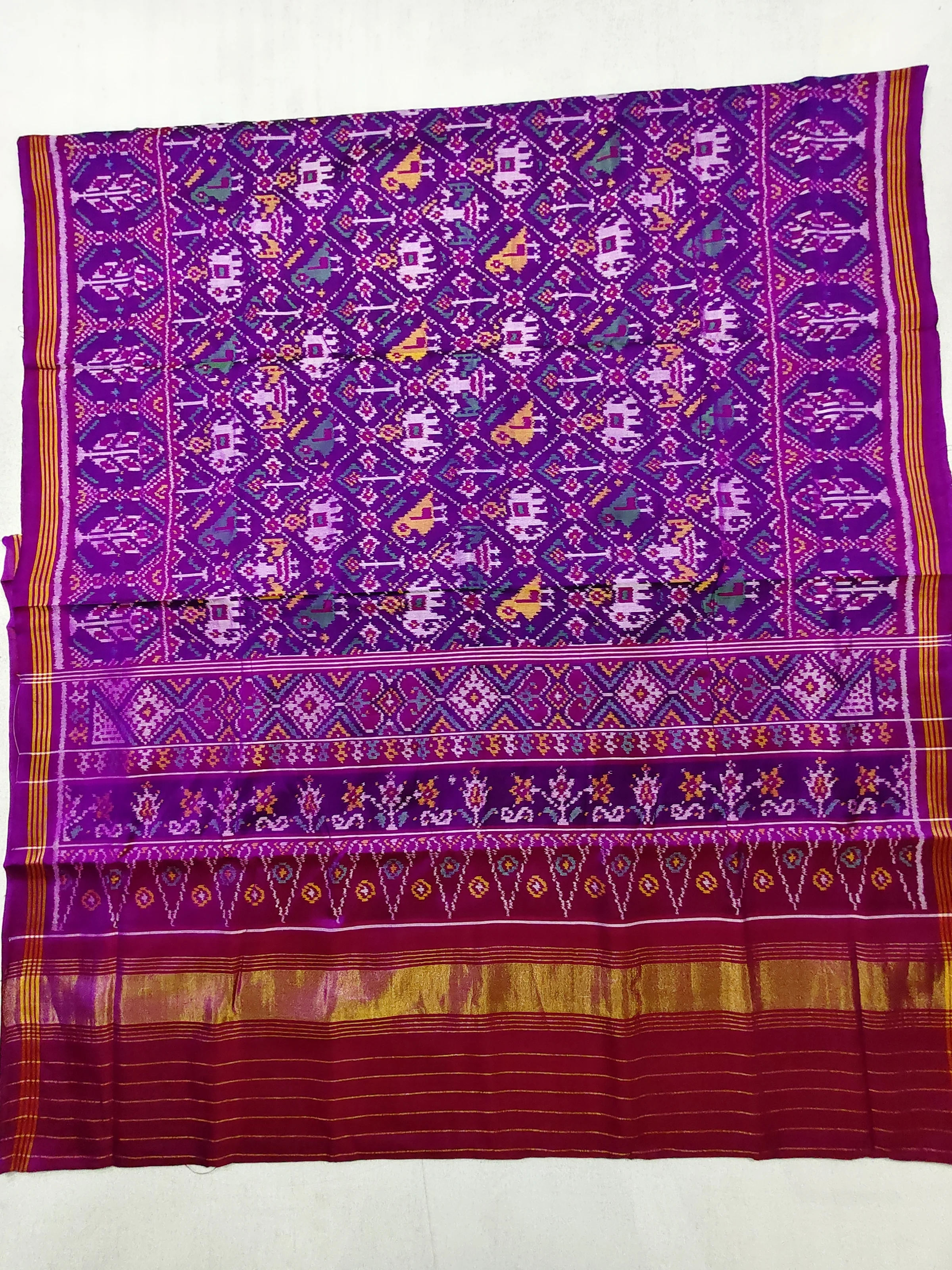 Magenta Selari Border Nanu Narikunj Motifs Single Ikat Patola Saree 8 Ply Silk