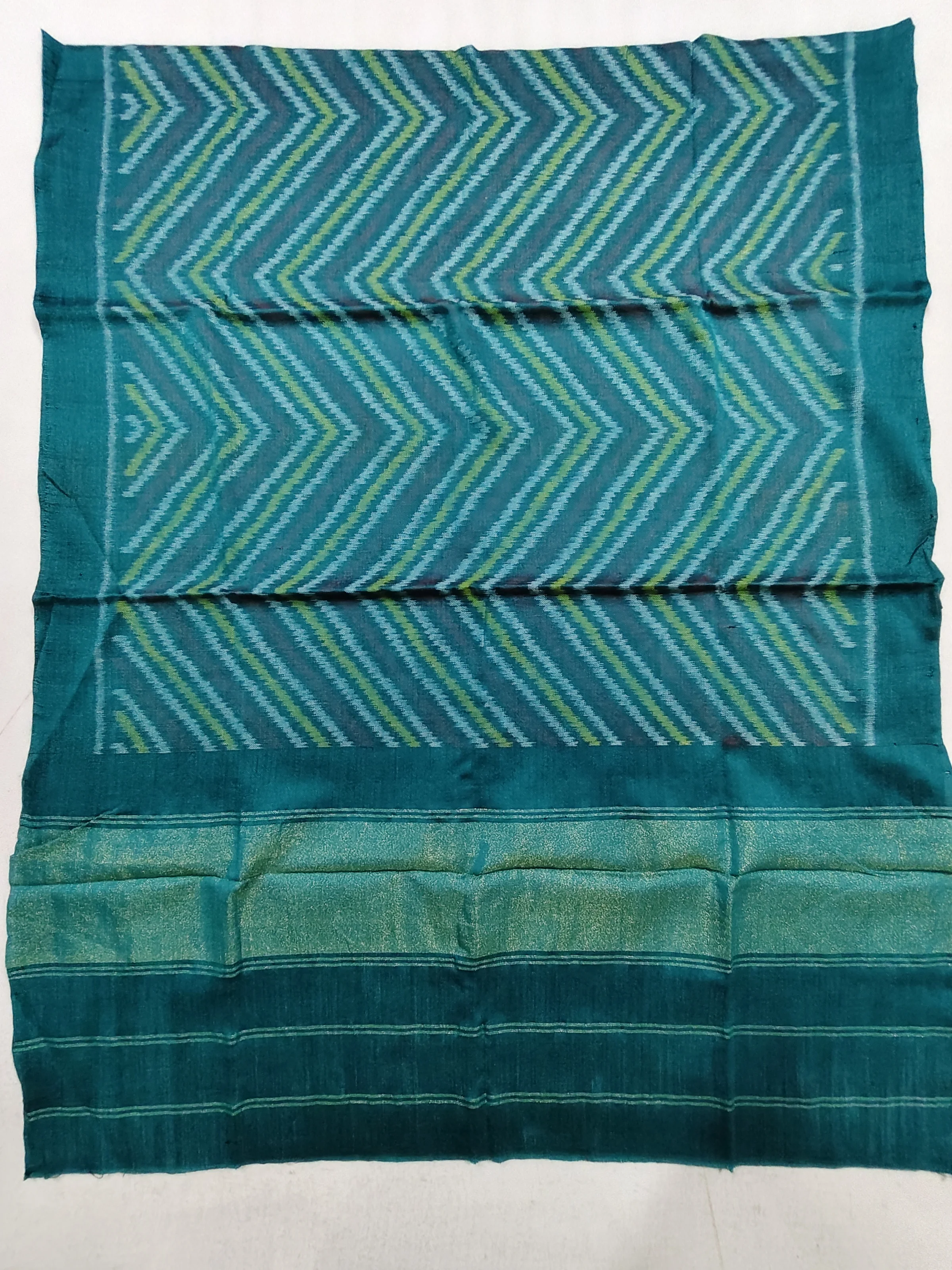 Morpich Lehriya Motifs Woollen Shawl