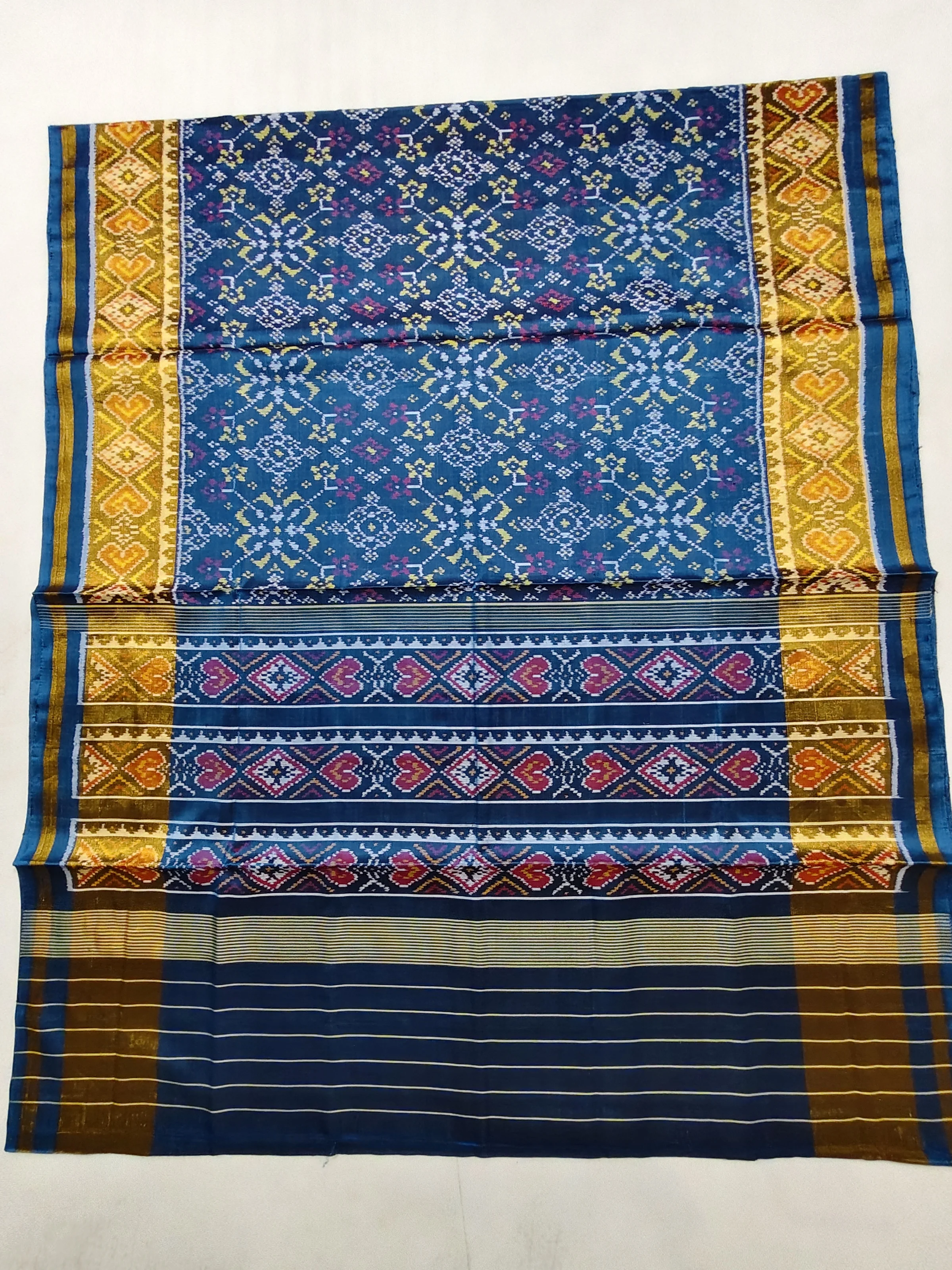 Morpich Selari Border Navratan Motifs Single Ikat Patola Saree