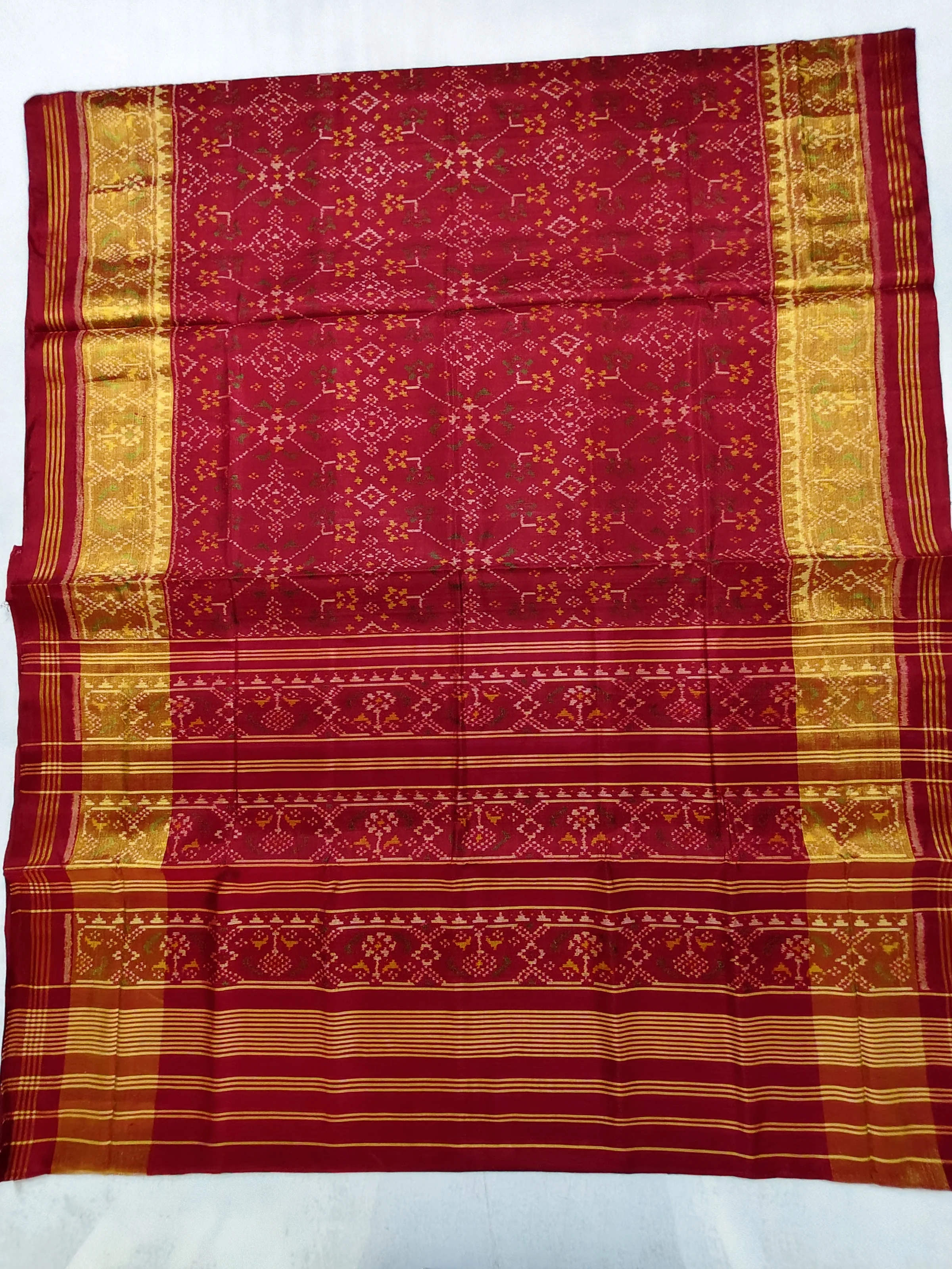 Red Ghughra Border Navratan Motifs Single Ikat Patola Saree 6 Ply Silk