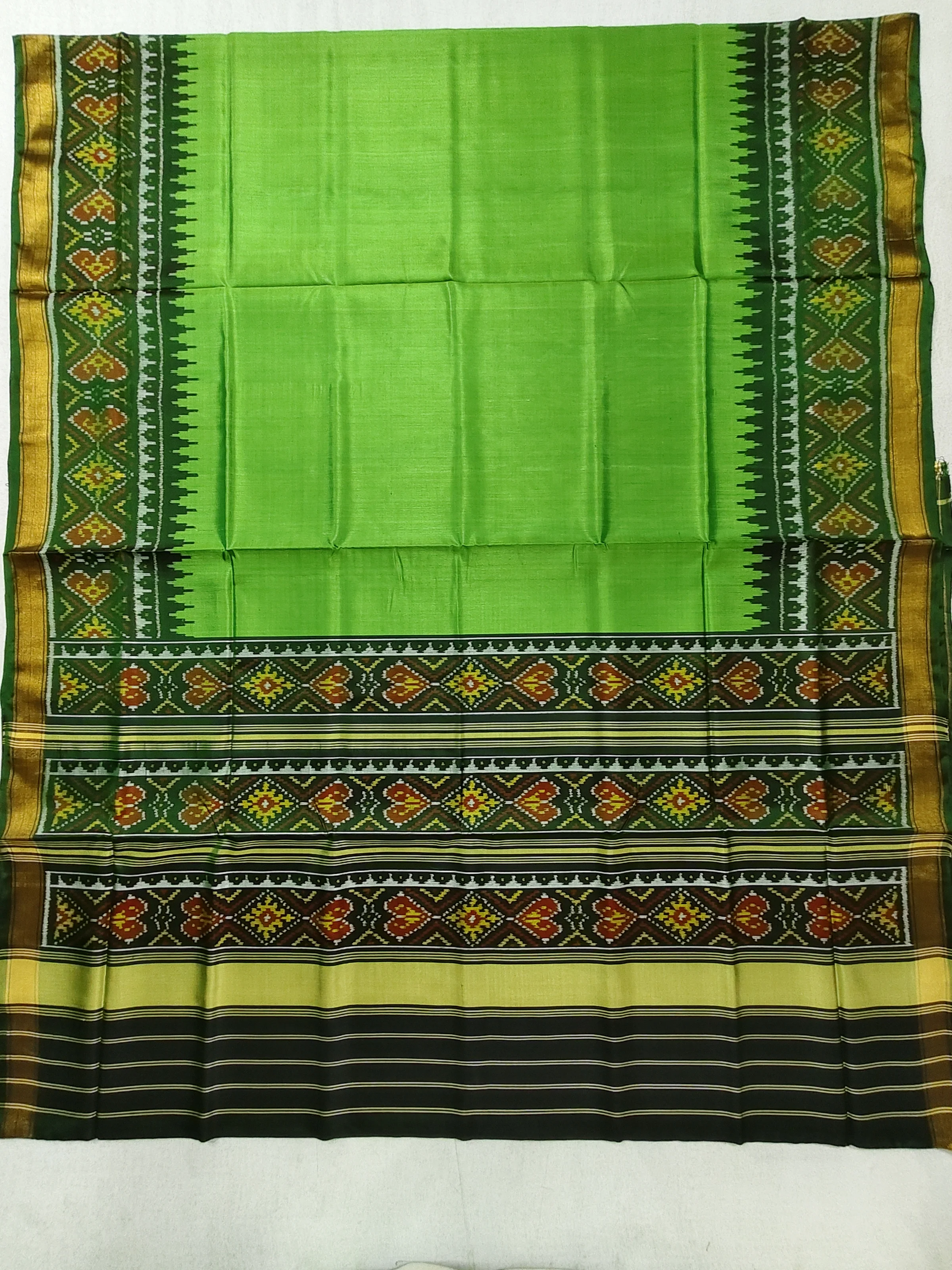 Green Selari Border Pastel Green Gala Single Ikat Patola Saree with Blouse Piece (6 Ply Silk)