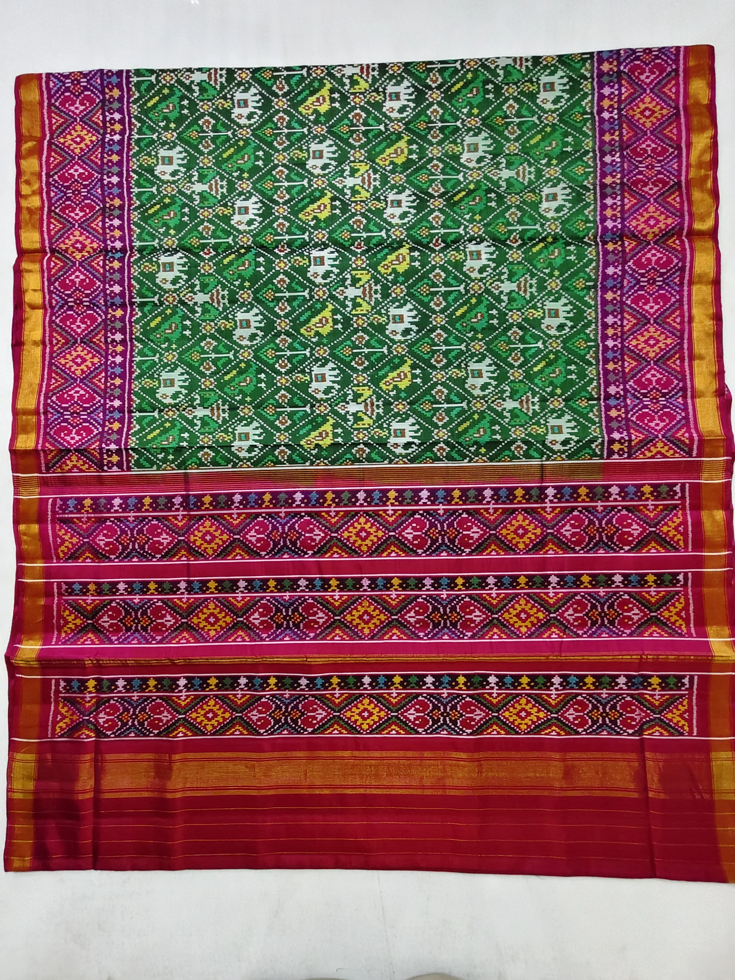 Pink Selari Border Green Nanu Narikunj Motifs Single Ikat Patola Saree with Blouse Piece (6 Ply Silk)