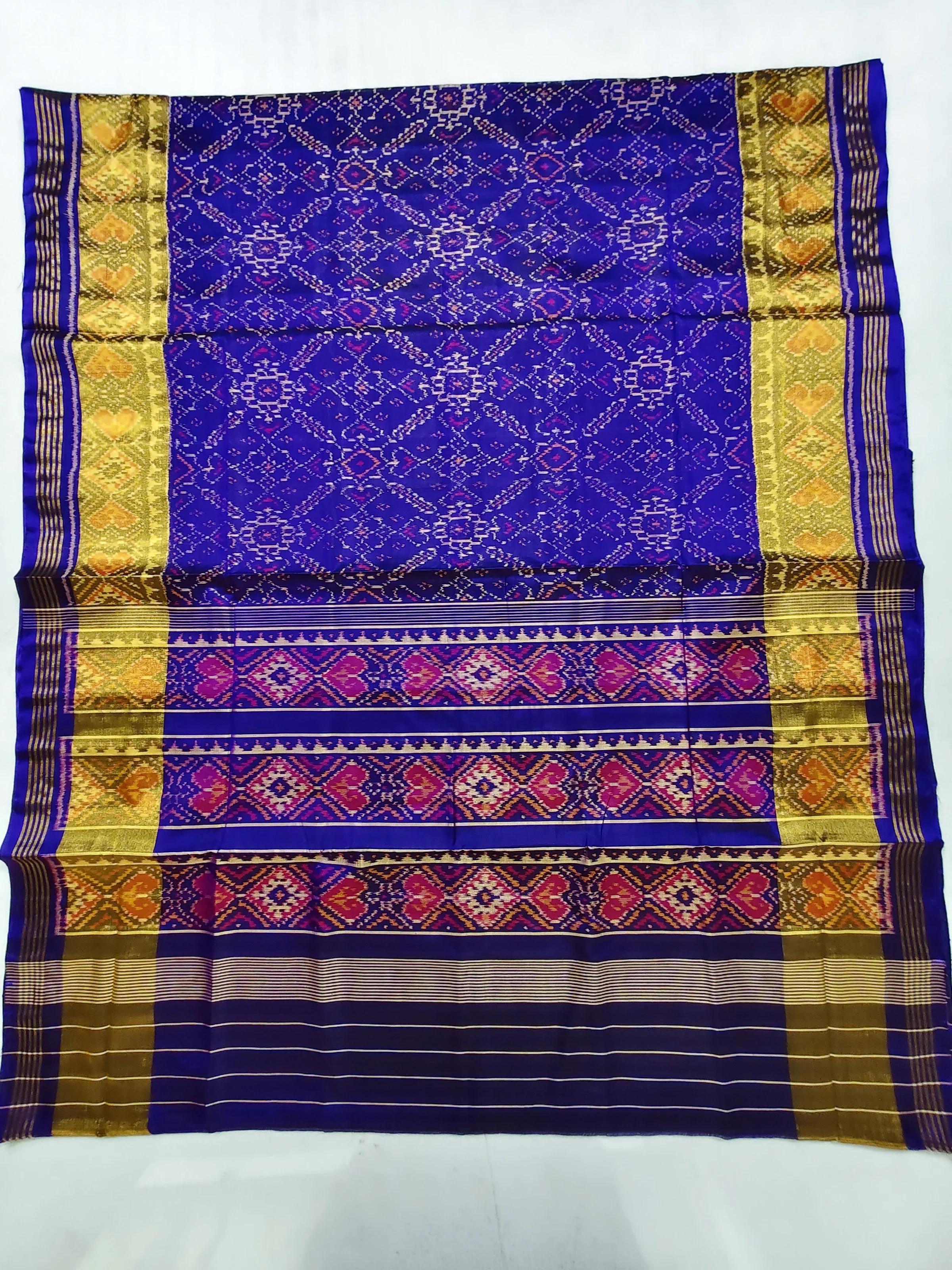 Blue Selari Border Manekchowk Motifs Single Ikat Patola Saree 6 Ply Silk